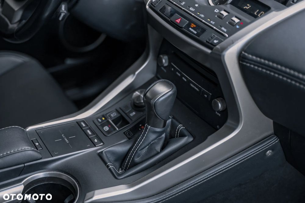 Lexus NX 300 Elegance 2WD - 17