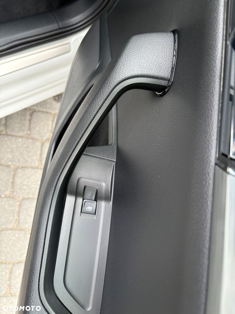 Skoda Superb 2.0 TDI Sportline - 35