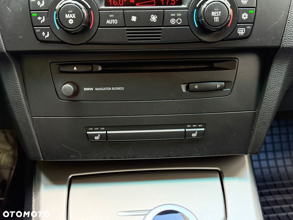 BMW Seria 3 318i - 28