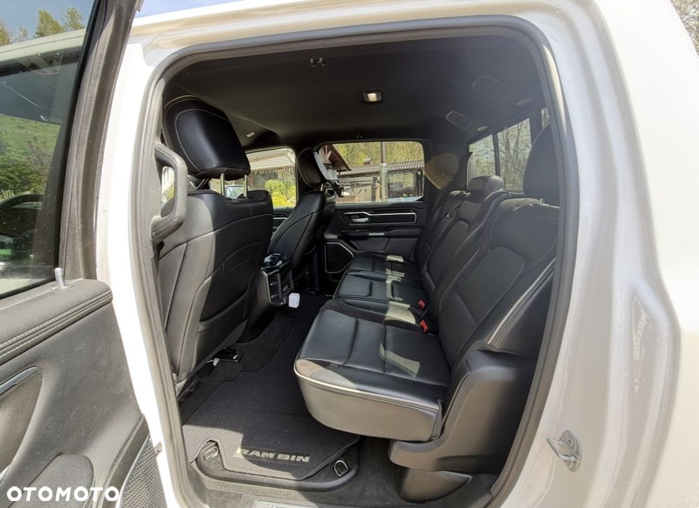 RAM 1500 Crew Cab Shortbed Laramie - 10