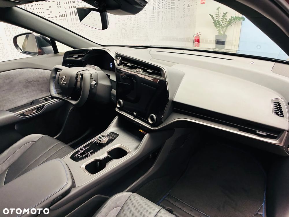 Lexus RZ 550e 77kWh F Sport DIRECT4 - 18