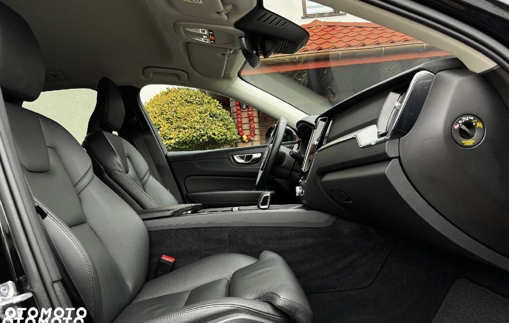 Volvo XC 60 B5 B AWD Geartronic RDesign - 9
