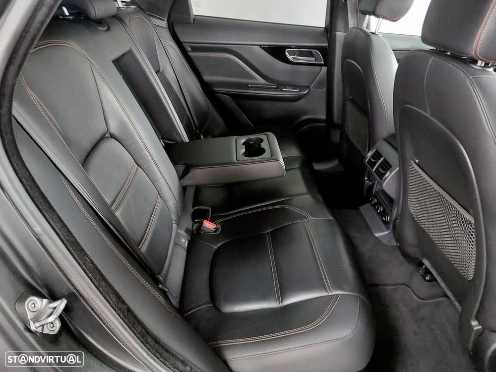 Jaguar F-Pace 2.0 i4D Prestige AWD - 41