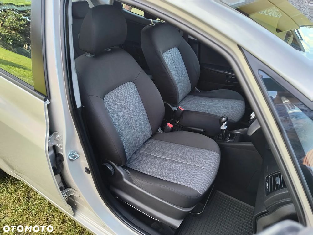 Kia Venga - 13