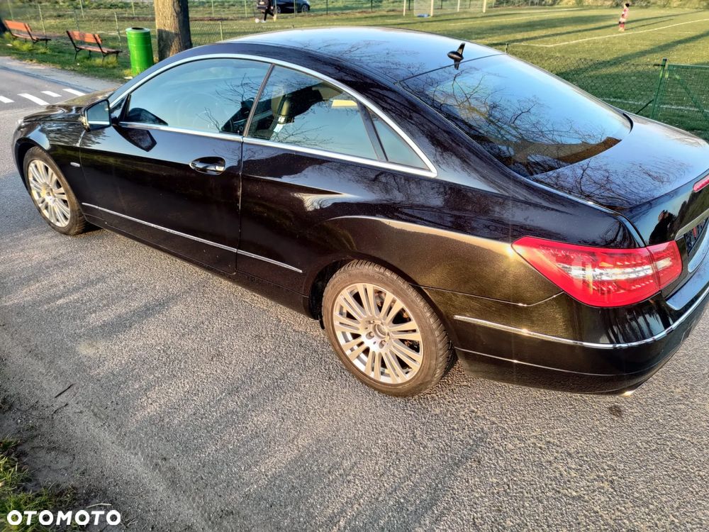 Mercedes-Benz Klasa E 220 CDI DPF BlueEFFICIENCY Avantgarde - 5