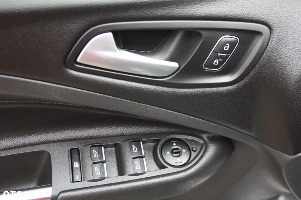 Ford Kuga 1.5 EcoBoost 2x4 ST-Line - 12