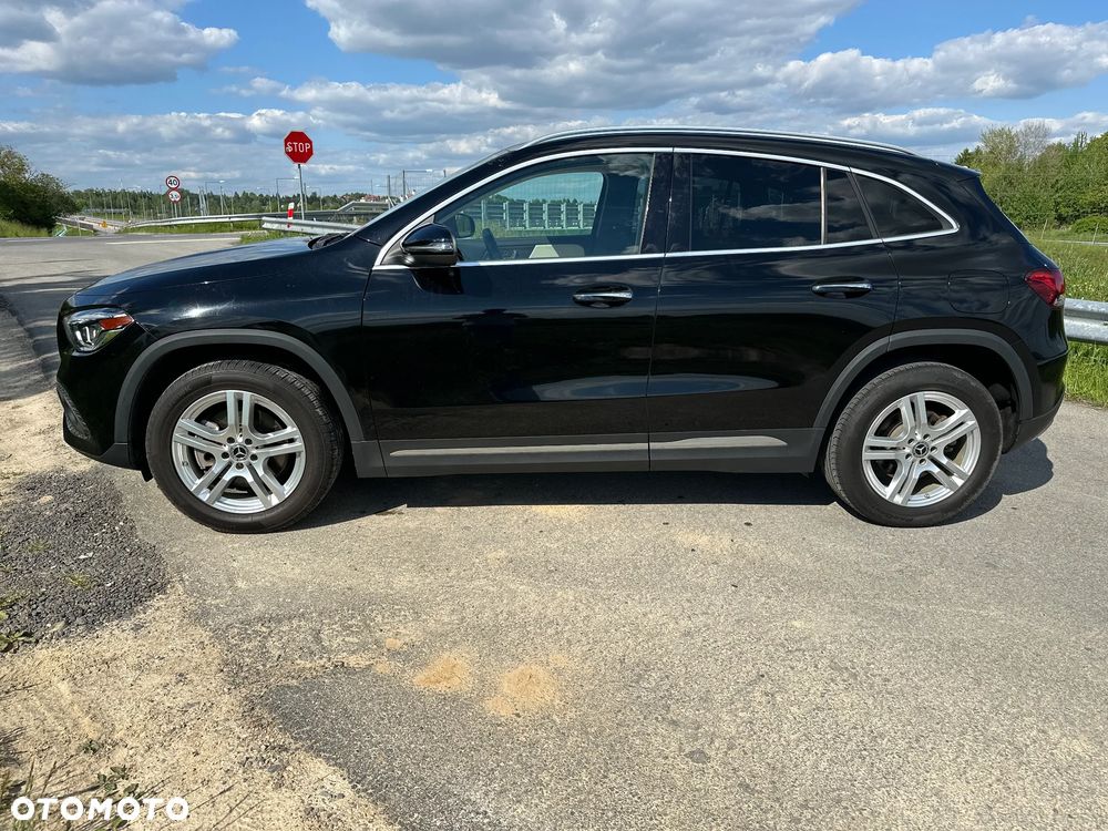 Mercedes-Benz GLA - 2