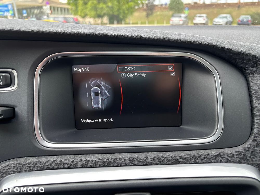 Volvo V40 D2 Momentum - 10