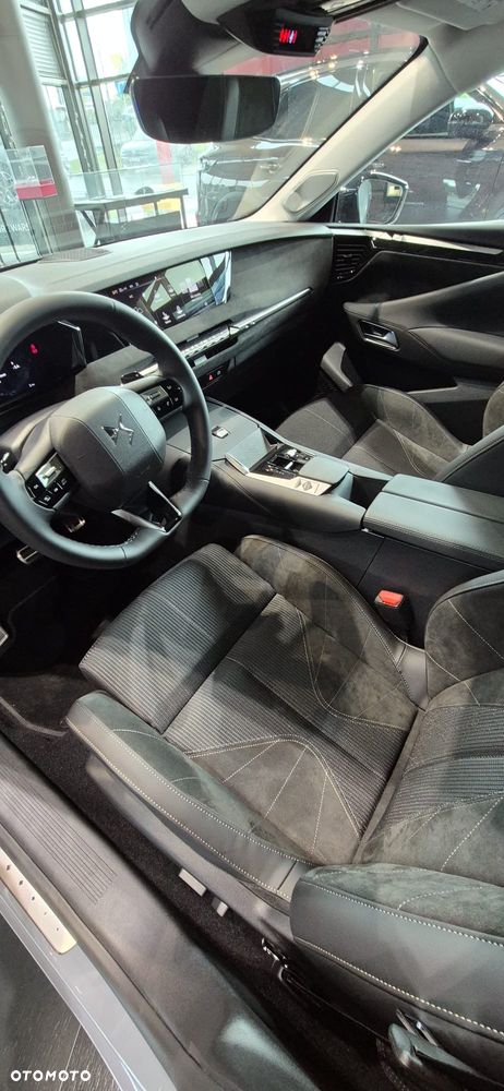 DS Automobiles N°4 E-Tense 58.3kWh Étoile Alcantara - 11