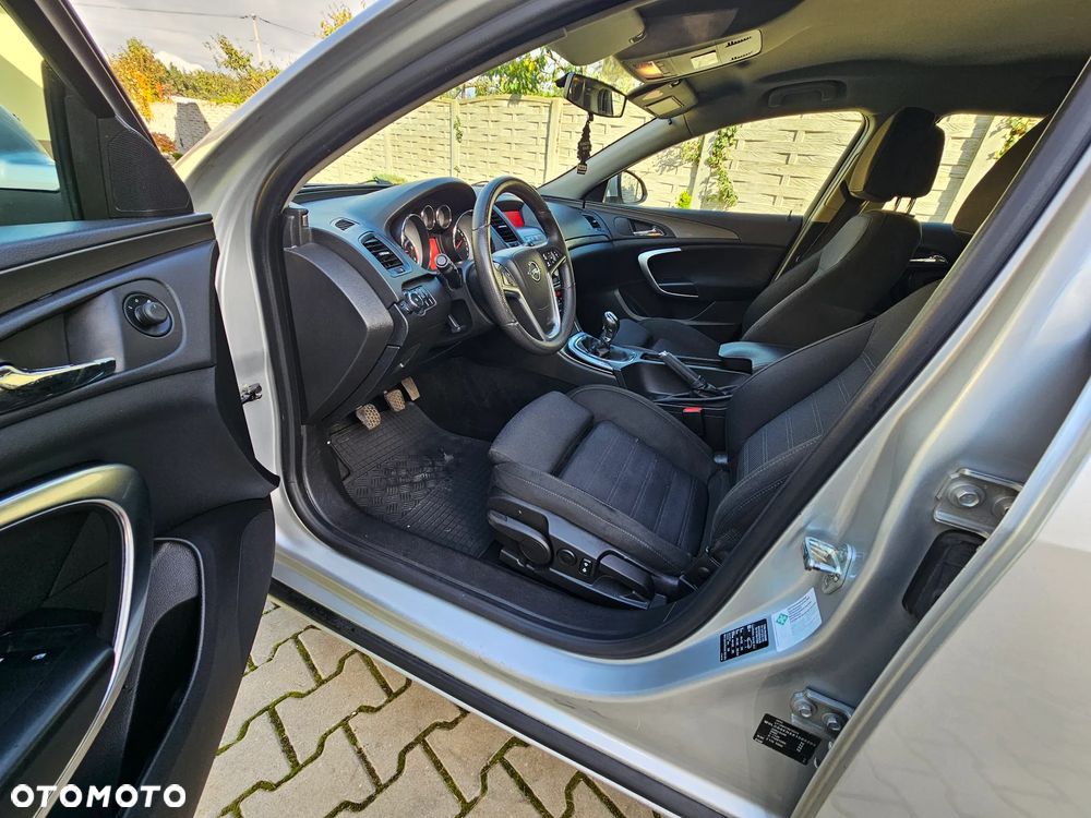 Opel Insignia 2.0 CDTI - 11