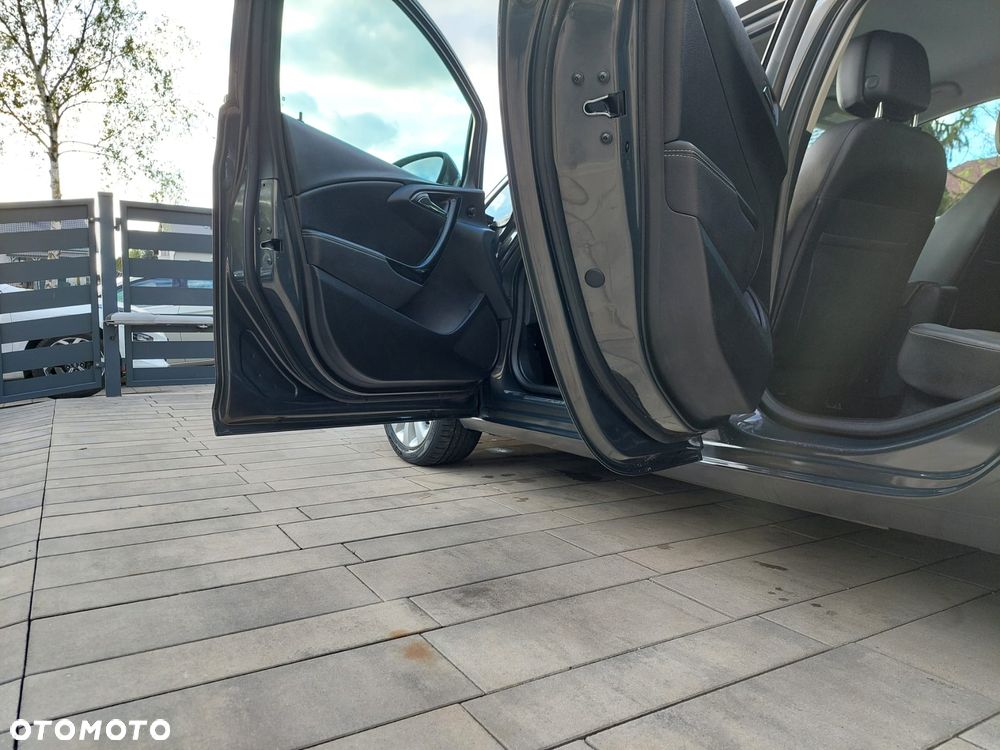 Opel Astra 1.4 Turbo Exklusiv - 40