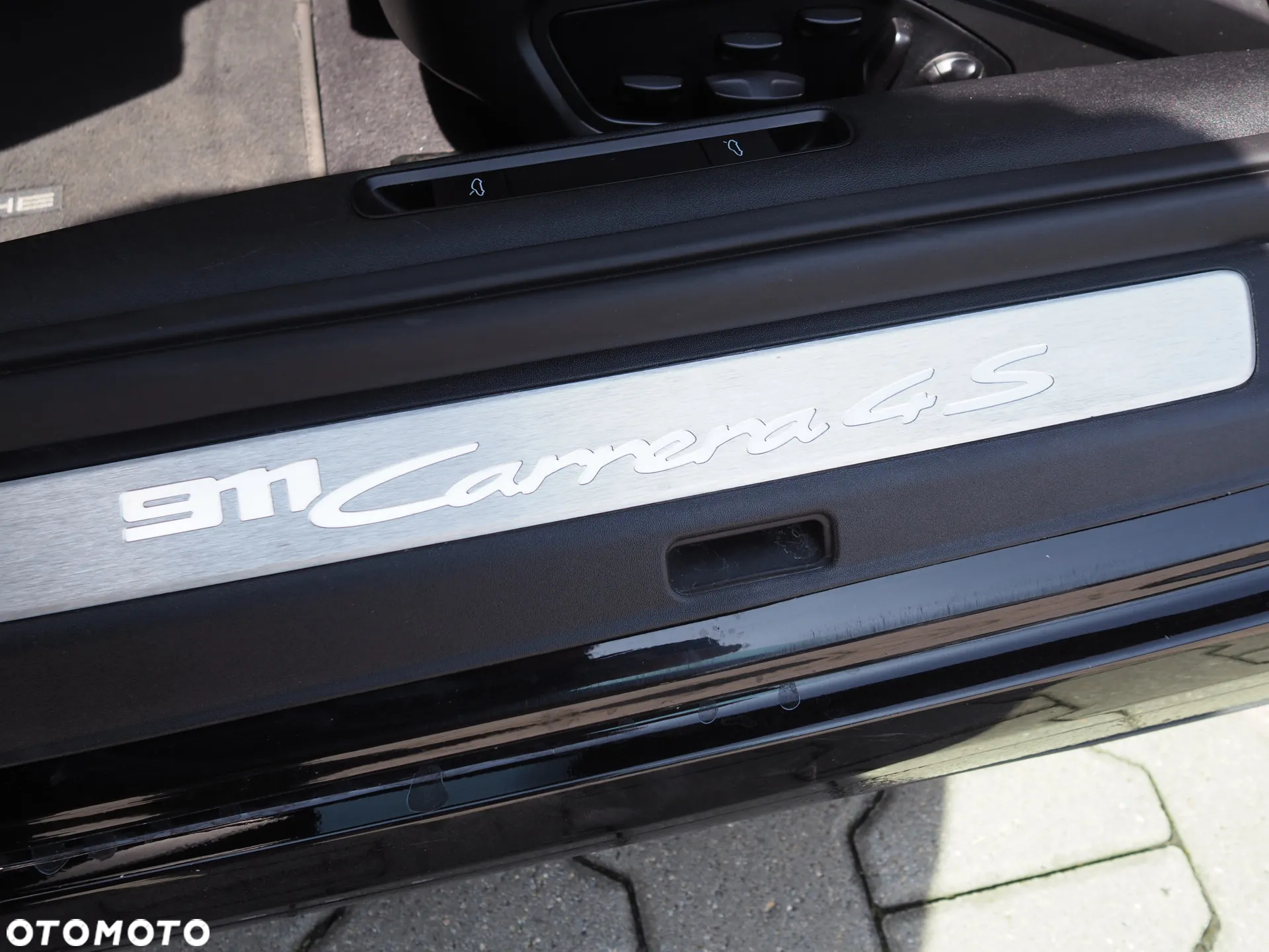 Porsche 911 Carrera 4S - 12