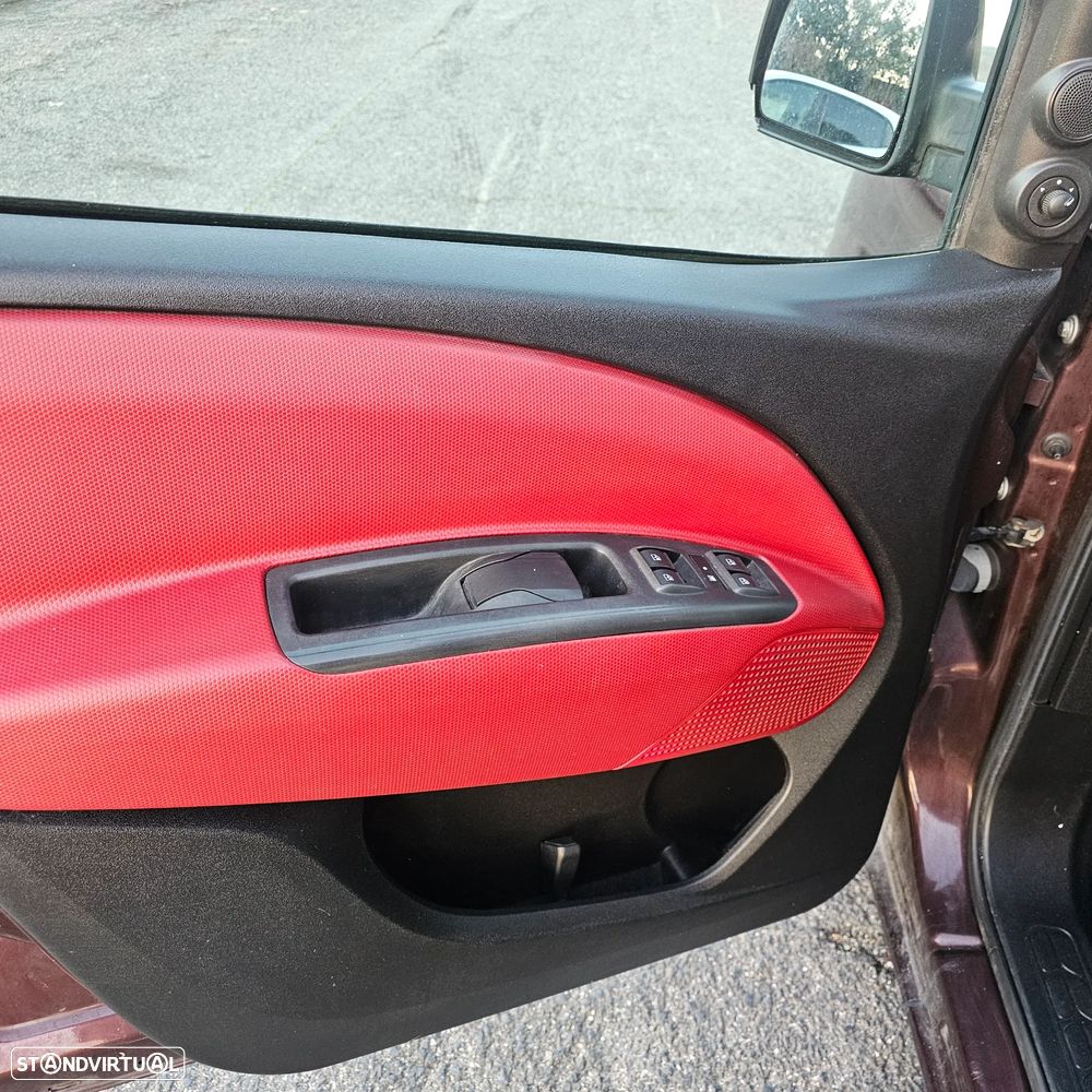 Fiat Doblo 1.3 M-Jet 7L Start&Stop - 12