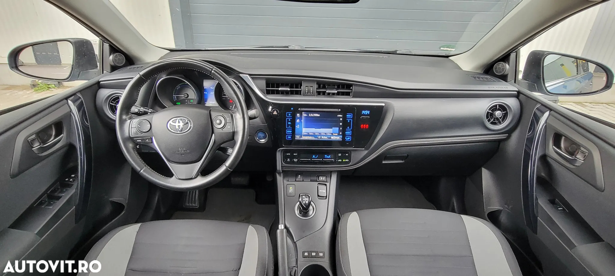 Toyota Auris 1.8 L VVT-i HSD Luna - 14