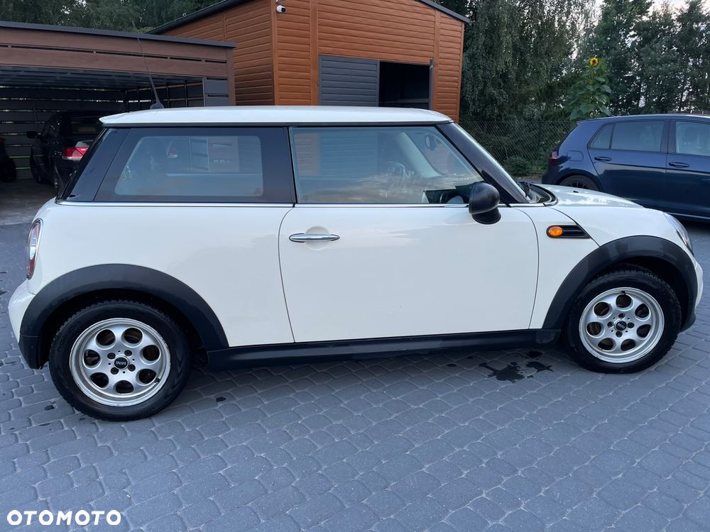 MINI Cooper Standard - 4