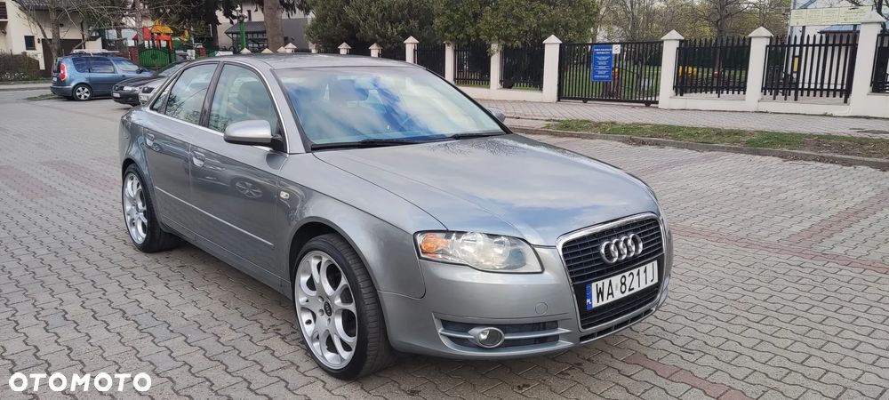 Audi A4 Limousine - 8