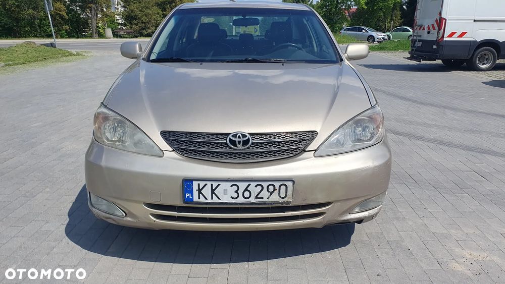 Toyota Camry 3.0 V6 - 7