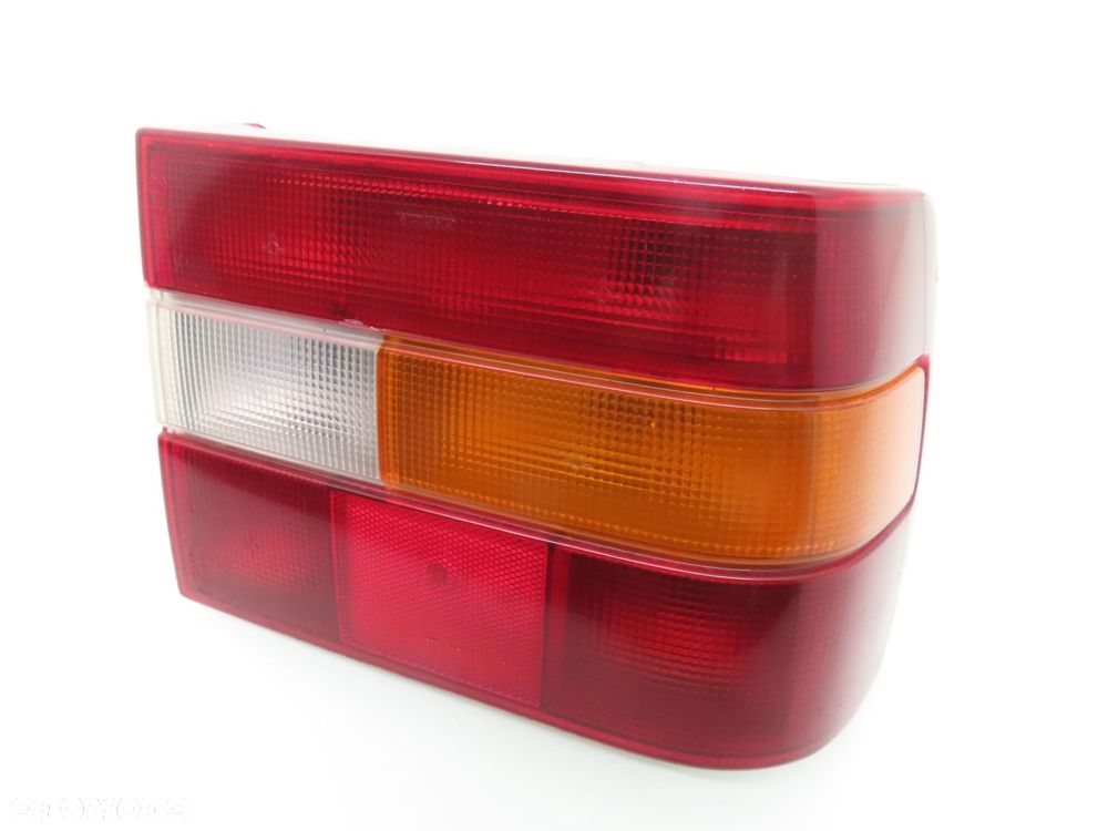 LAMPA PRAWA TYLNA VOLVO 850 6817416 - 1