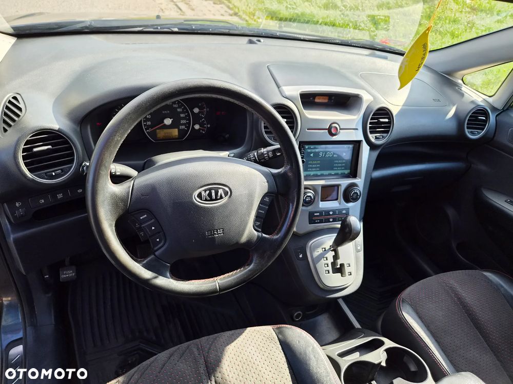 Kia Carens - 12