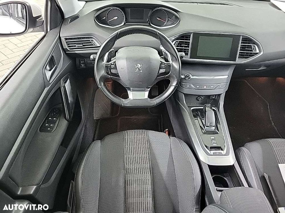 Peugeot 308 - 5