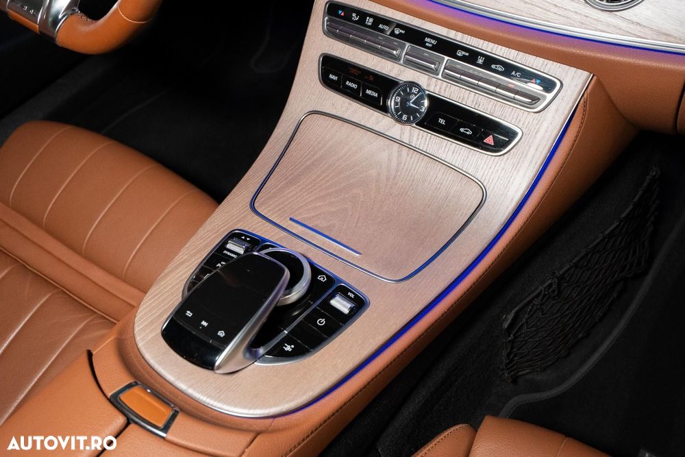 Mercedes-Benz E 220 d 4MATIC Aut. - 31