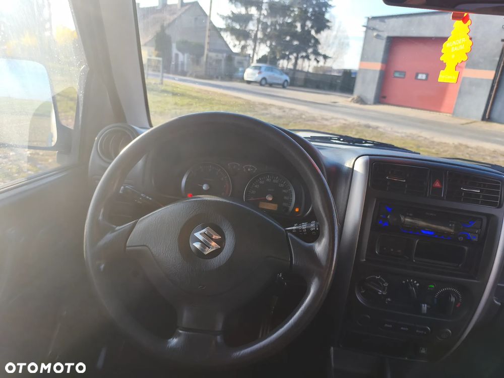 Suzuki Jimny Black&White - 12