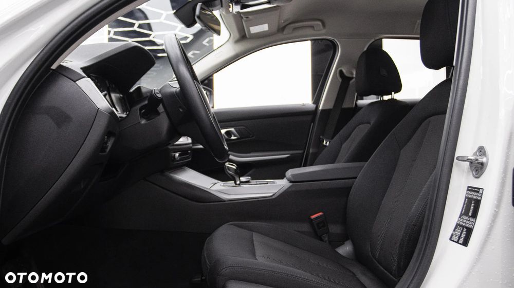 BMW Seria 3 318i Advantage sport - 15