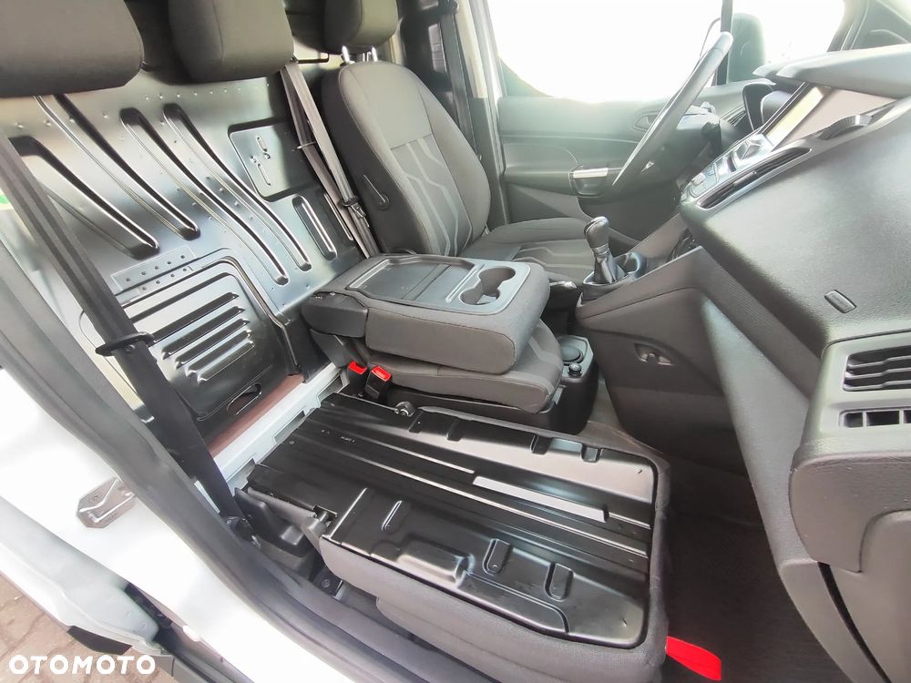 Ford Transit Connect - 19