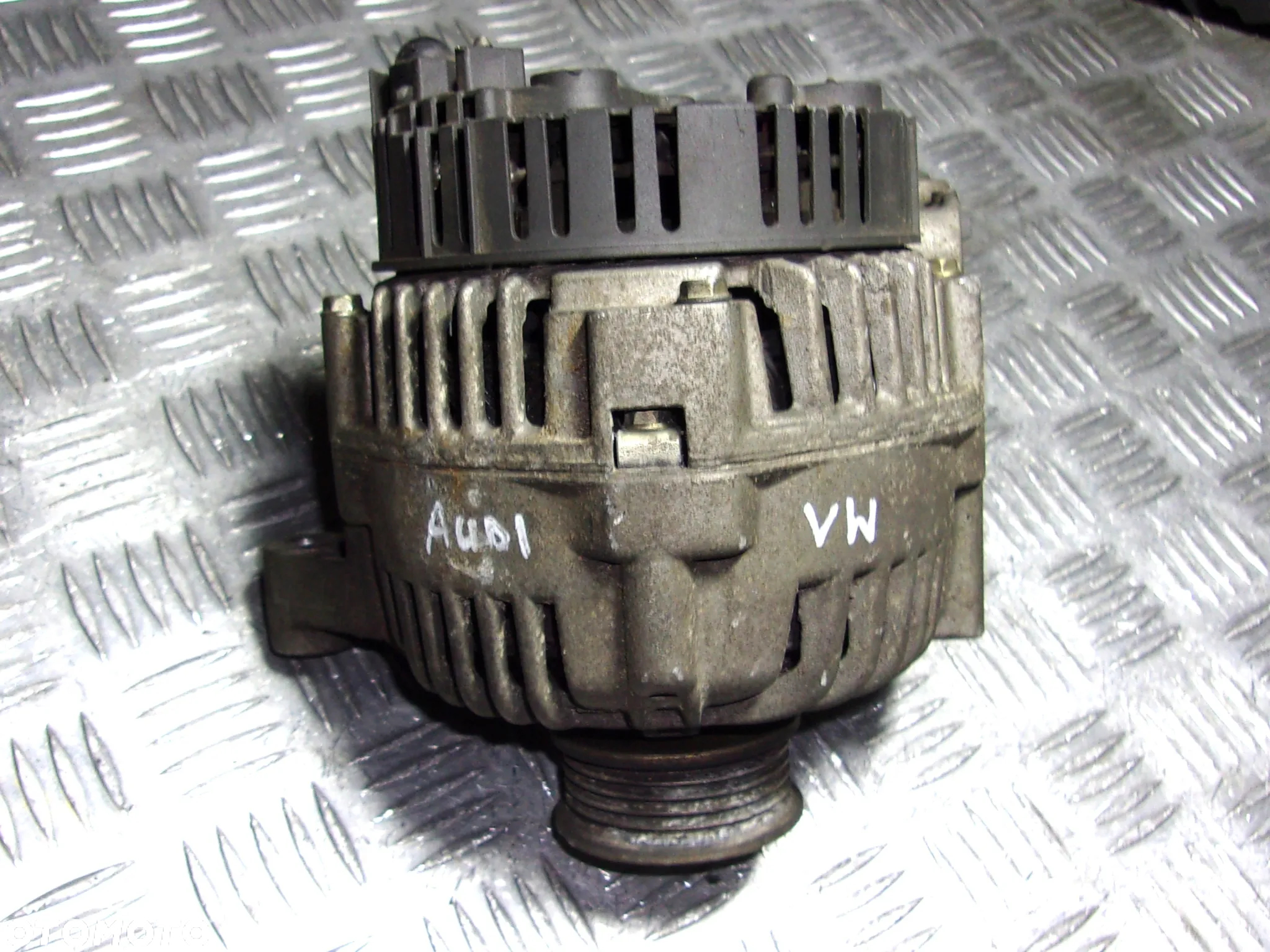 Audi A4 B5 A6 C4 C5 100 C4 alternator 1.6 1.8 1.8T 2.5 TDI 2.8 - 4