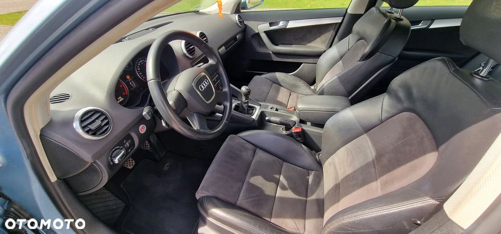 Audi A3 Sportback 2.0 TDI Ambiente - 8