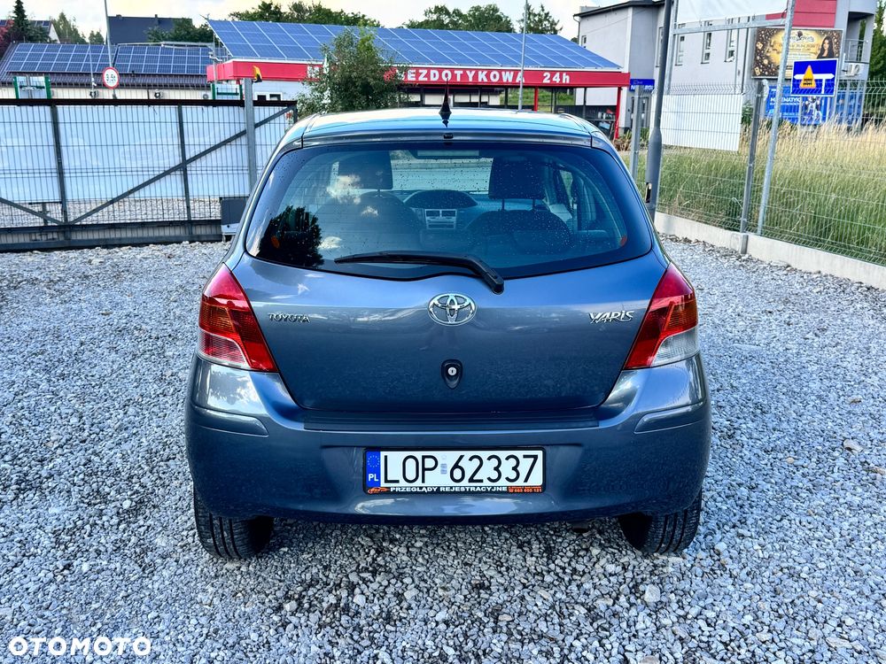 Toyota Yaris - 8