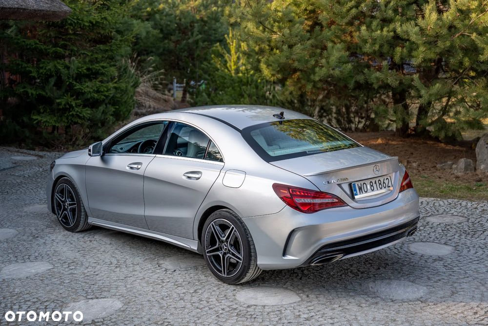 Mercedes-Benz CLA 250 7G-DCT AMG Line - 3