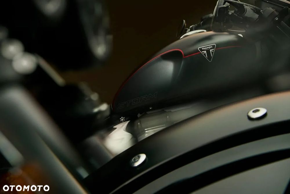 Triumph Rocket - 9