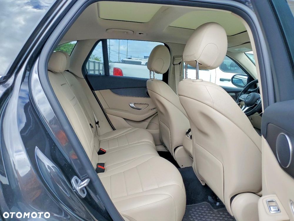 Mercedes-Benz GLC 300 4Matic 9G-TRONIC - 10