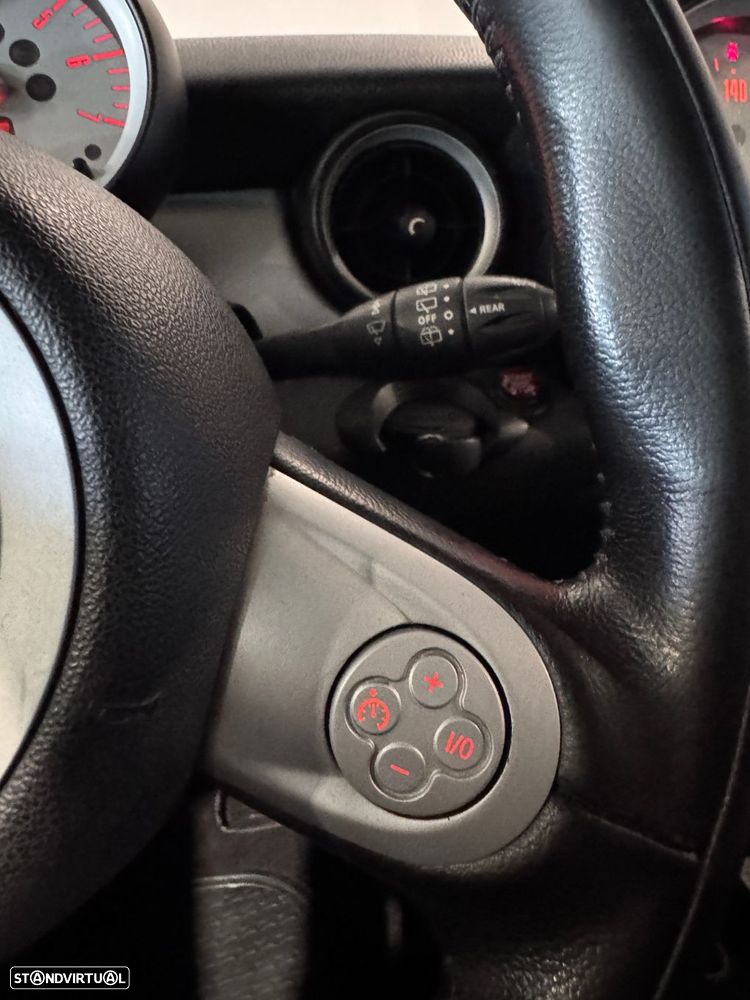 MINI 3 Portas Cooper D - 25