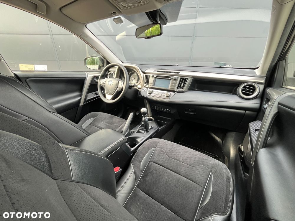 Toyota RAV4 2.0 D-4D Prestige - 11