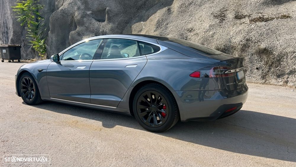 Tesla Model S - 7