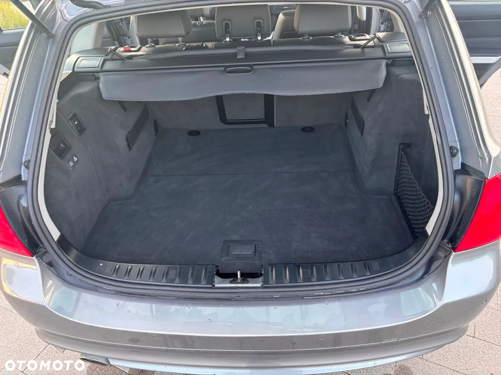 BMW Seria 3 320d DPF Touring Blue Performance Edition Fleet - 17