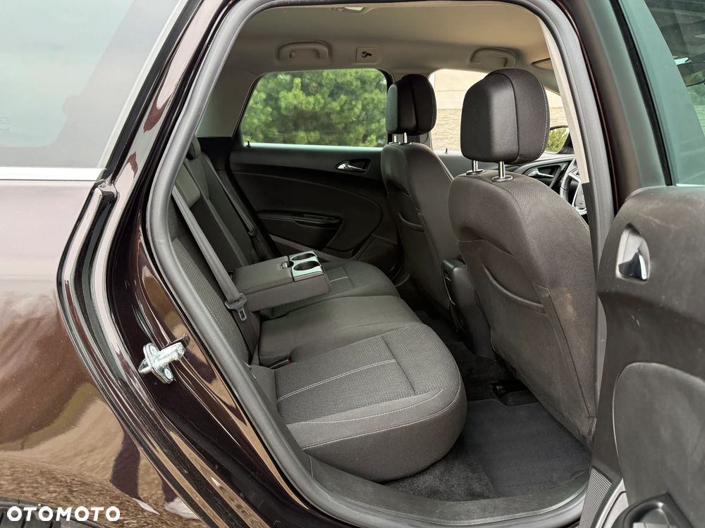 Opel Astra 1.4 T Cosmo - 28