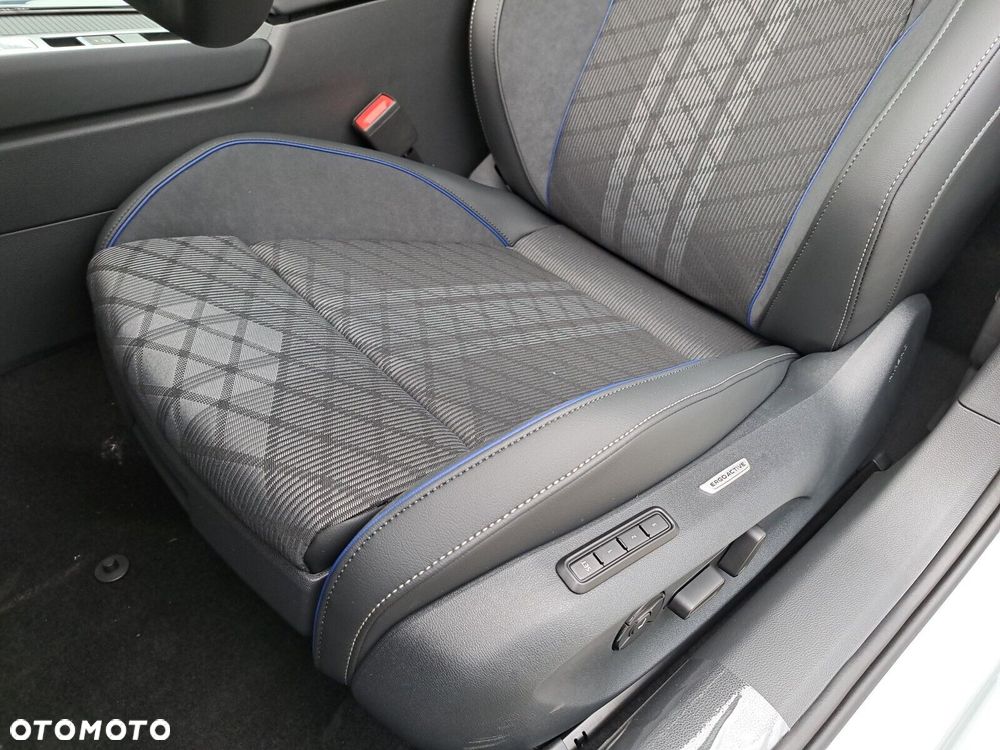 Volkswagen Passat Variant - 13