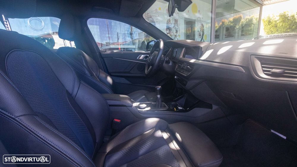 BMW 116 d Pack Desportivo M - 9