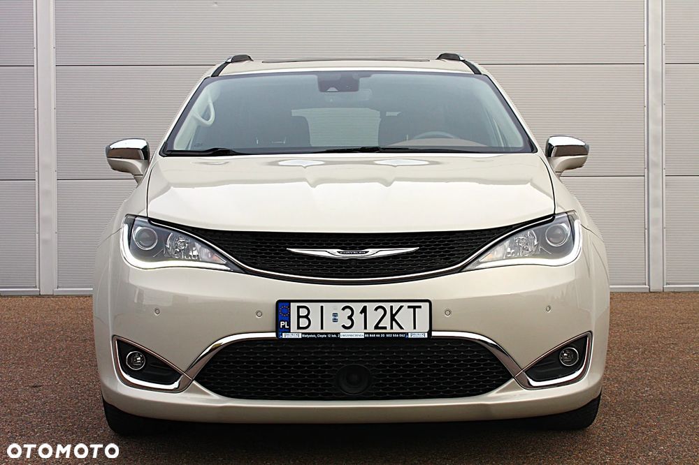 Chrysler Pacifica - 1