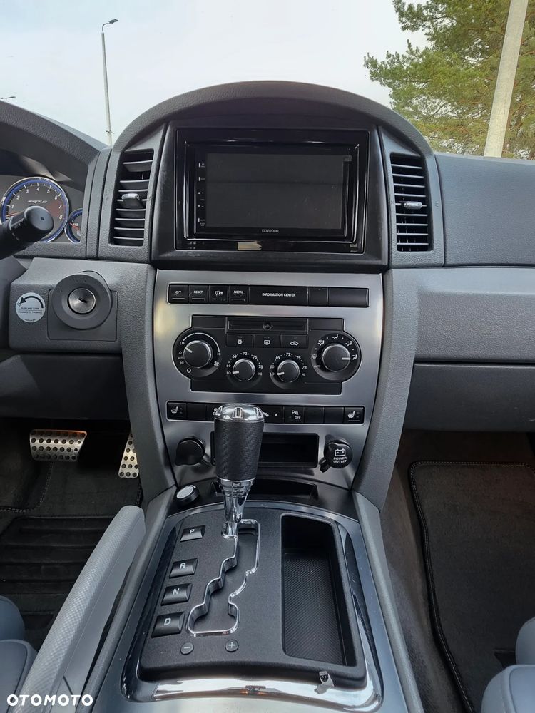 Jeep Grand Cherokee - 34