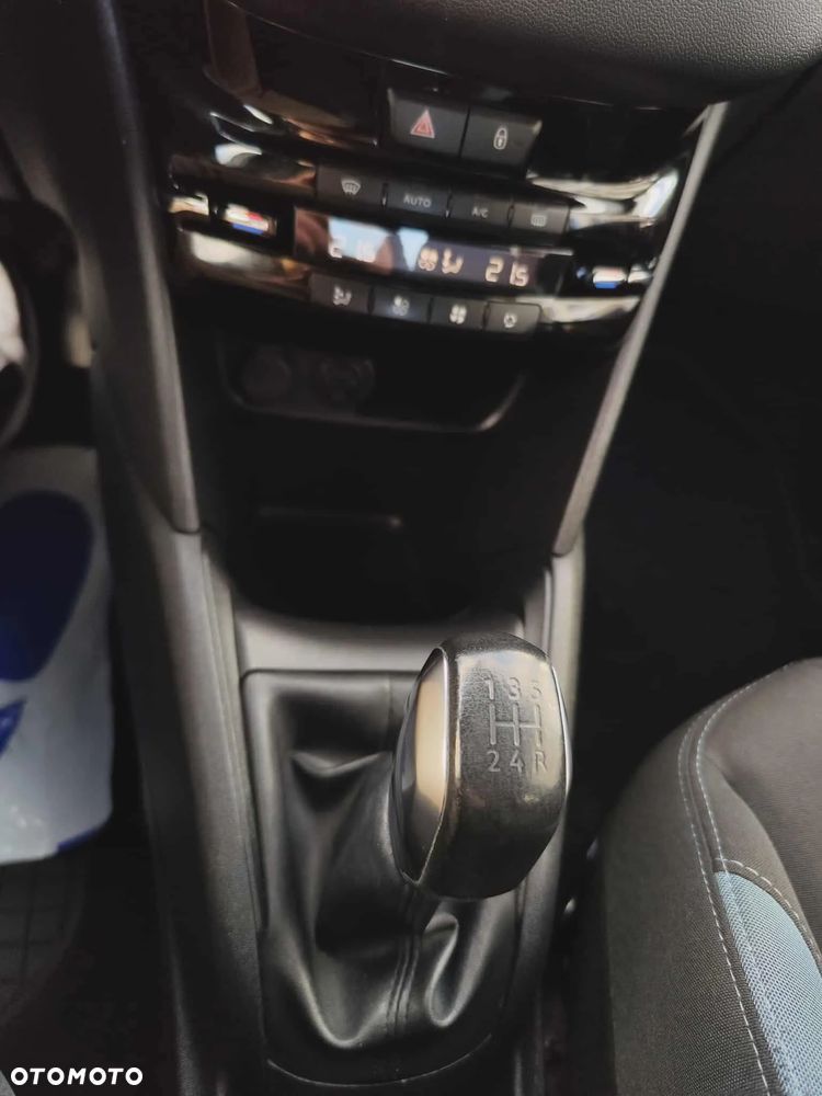 Peugeot 208 1.6 VTi Allure - 29