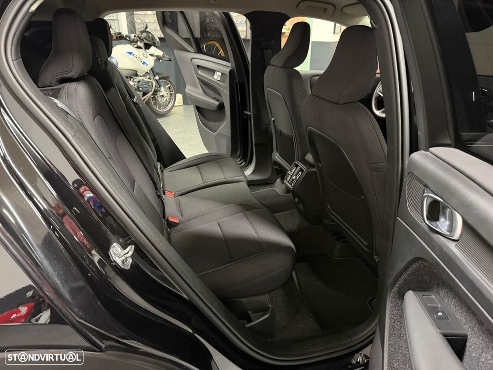 Volvo XC 40 2.0 D3 - 22