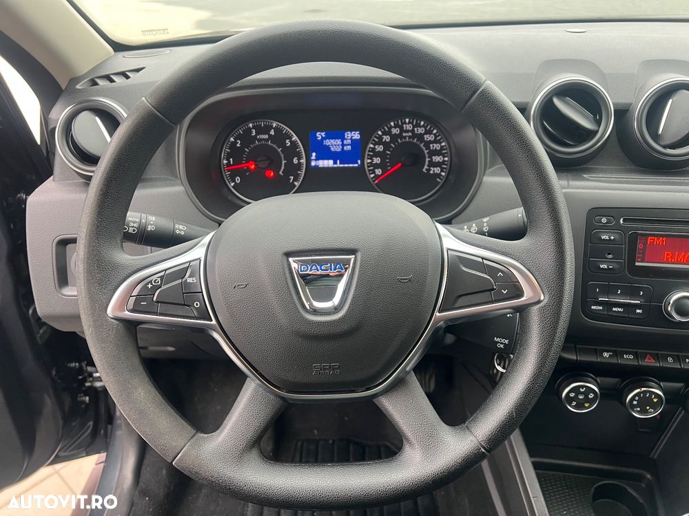 Dacia Duster 1.6 SCe Essential - 17