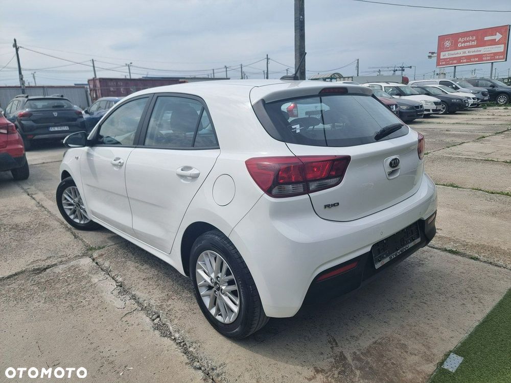 Kia Rio - 7