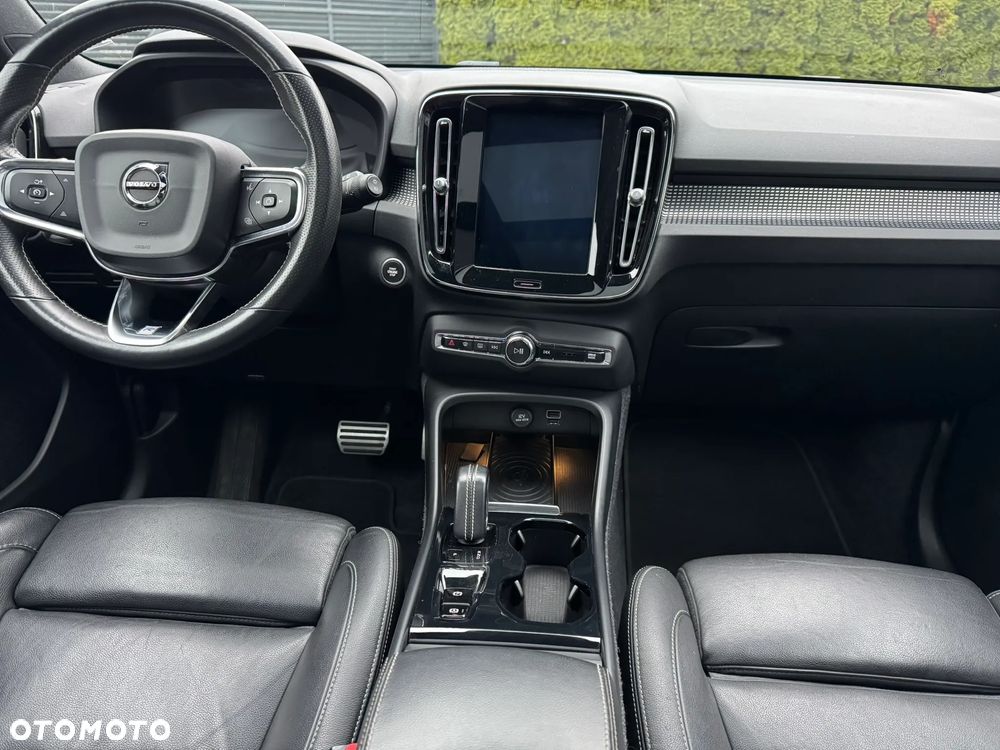 Volvo XC 40 D4 AWD Geartronic R-Design - 26