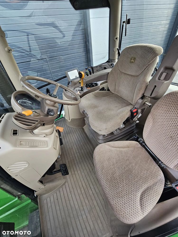 John Deere 6210R - 10