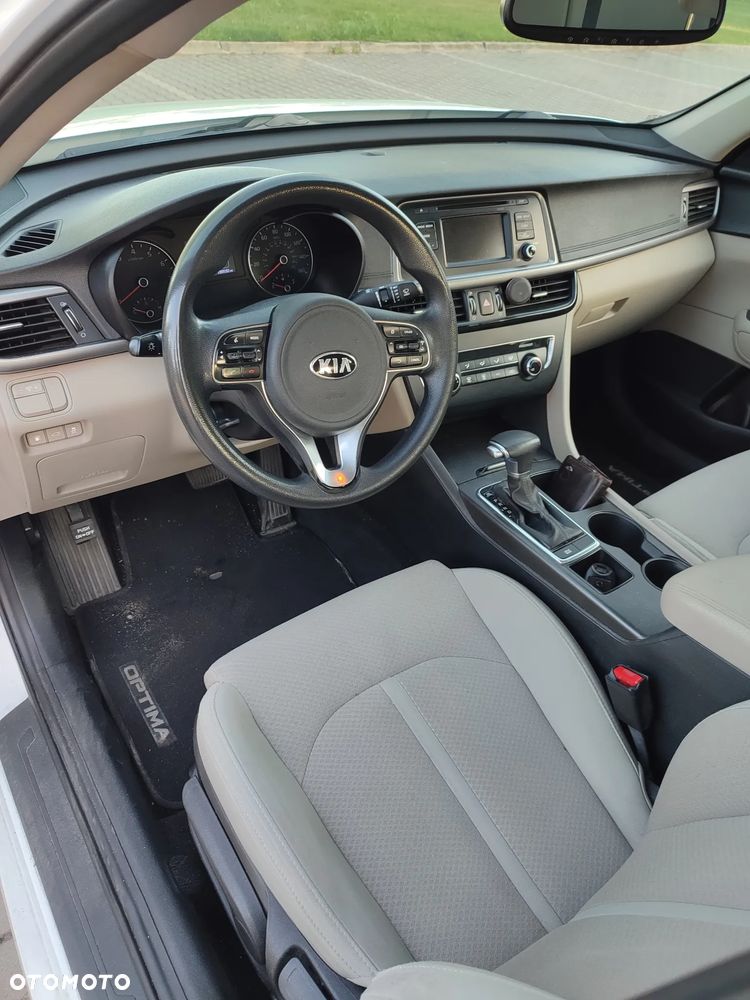 Kia Optima - 10